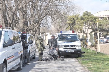 Demonstraţie a Poliţiei: un explozibil a fost detonat în centrul Constanţei